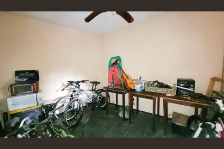 Casa à venda com 380m², 5 quartos e 4 vagas Casa à venda com 380m², 5 quartos e 4 vagasDeposito