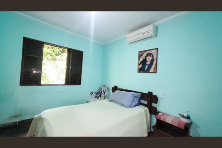 Casa à venda com 380m², 5 quartos e 4 vagas Casa à venda com 380m², 5 quartos e 4 vagasSuíte