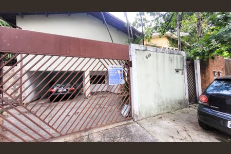 Casa à venda com 380m², 5 quartos e 4 vagas Casa à venda com 380m², 5 quartos e 4 vagasFachada