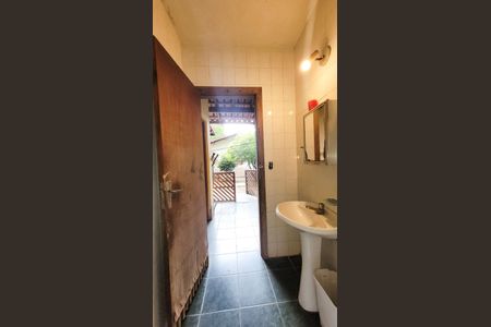 Casa à venda com 380m², 5 quartos e 4 vagas Casa à venda com 380m², 5 quartos e 4 vagasBanheiro de Serviço