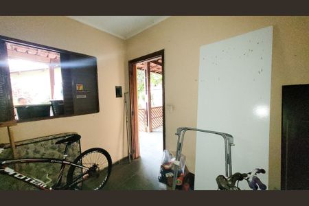 Casa à venda com 380m², 5 quartos e 4 vagas Casa à venda com 380m², 5 quartos e 4 vagasDeposito