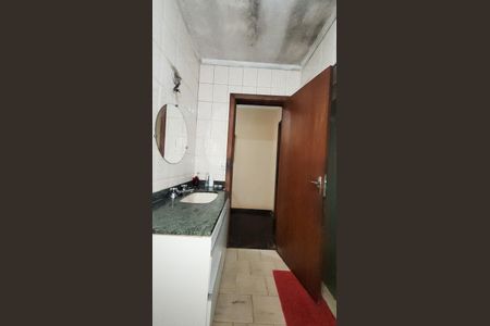 Casa à venda com 380m², 5 quartos e 4 vagas Casa à venda com 380m², 5 quartos e 4 vagasBanheiro Social