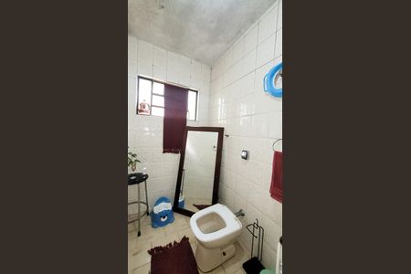 Casa à venda com 380m², 5 quartos e 4 vagas Casa à venda com 380m², 5 quartos e 4 vagasBanheiro Social