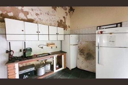 Casa à venda com 380m², 5 quartos e 4 vagas Casa à venda com 380m², 5 quartos e 4 vagasÁrea comum - Churrasqueira