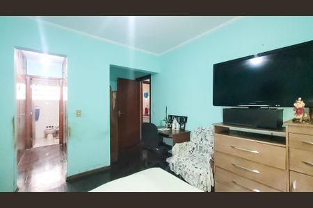 Casa à venda com 380m², 5 quartos e 4 vagas Casa à venda com 380m², 5 quartos e 4 vagasSuíte