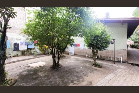 Casa à venda com 380m², 5 quartos e 4 vagas Casa à venda com 380m², 5 quartos e 4 vagasÁrea Externa