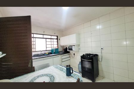 Casa à venda com 380m², 5 quartos e 4 vagas Casa à venda com 380m², 5 quartos e 4 vagasCozinha