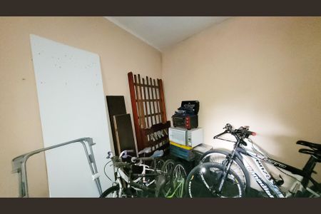 Casa à venda com 380m², 5 quartos e 4 vagas Casa à venda com 380m², 5 quartos e 4 vagasDeposito