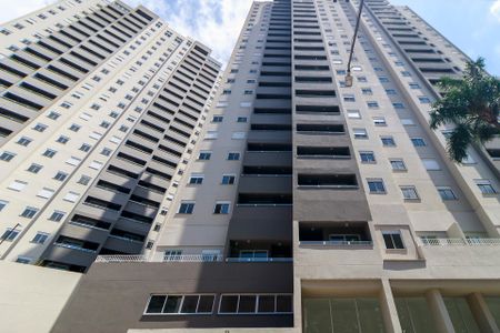 Apartamento à venda com 45m², 2 quartos e 1 vaga Apartamento à venda com 45m², 2 quartos e 1 vagaFachada
