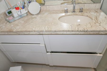 Apartamento à venda com 101m², 3 quartos e 2 vagas Apartamento à venda com 101m², 3 quartos e 2 vagasBanheiro da Suíte