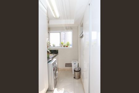 Apartamento à venda com 101m², 3 quartos e 2 vagas Apartamento à venda com 101m², 3 quartos e 2 vagasCozinha e Área de Serviço