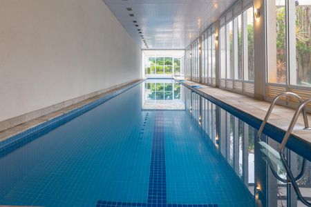 Apartamento à venda com 101m², 3 quartos e 2 vagas Apartamento à venda com 101m², 3 quartos e 2 vagasÁrea comum - Piscina