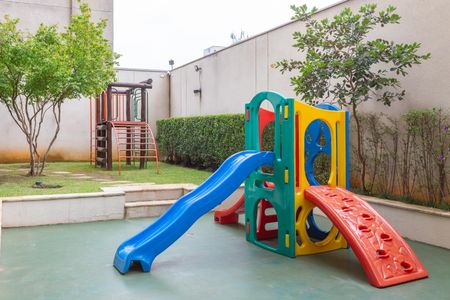 Apartamento à venda com 101m², 3 quartos e 2 vagas Apartamento à venda com 101m², 3 quartos e 2 vagasÁrea comum - Playground