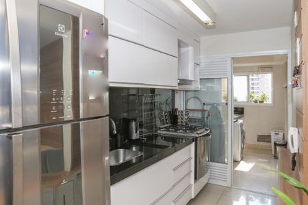 Apartamento à venda com 101m², 3 quartos e 2 vagas Apartamento à venda com 101m², 3 quartos e 2 vagasCozinha e Área de Serviço
