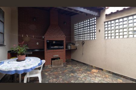 Casa à venda com 135m², 3 quartos e 3 vagas Casa à venda com 135m², 3 quartos e 3 vagasChurrasqueira