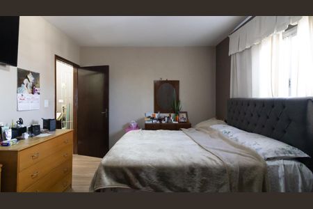 Casa à venda com 135m², 3 quartos e 3 vagas Casa à venda com 135m², 3 quartos e 3 vagasQuarto 1