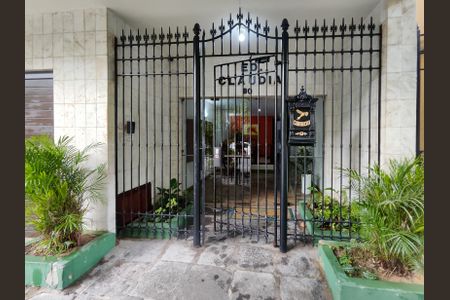 Apartamento à venda com 80m², 2 quartos e 1 vagaFachada e portaria