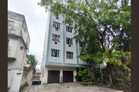 Apartamento à venda com 80m², 2 quartos e 1 vagaFachada e portaria