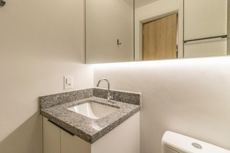 Studio para alugar com 25m², 1 quarto e sem vaga Studio para alugar com 25m², 1 quarto e sem vagaBanheiro Social