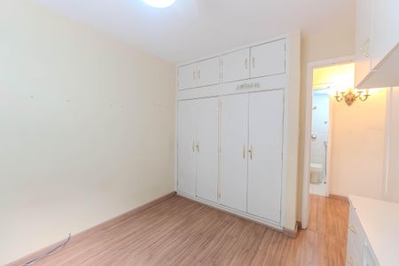 Apartamento à venda com 116m², 4 quartos e 1 vagaQuarto 2