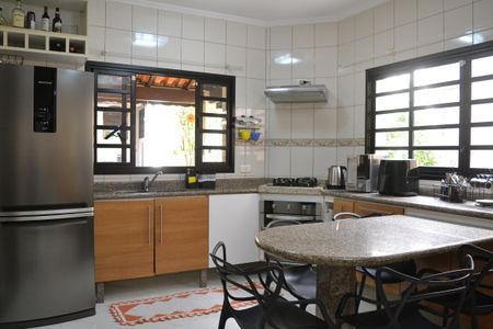 Casa à venda com 292m², 5 quartos e 4 vagasCozinha