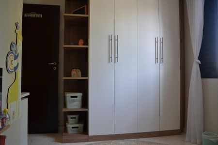 Casa à venda com 292m², 5 quartos e 4 vagasQuarto 2