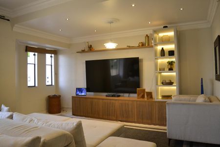 Casa à venda com 6 quartos, 292m² em Parque das Nações, Santo André
