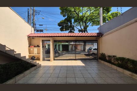 Casa à venda com 292m², 5 quartos e 4 vagas Casa à venda com 292m², 5 quartos e 4 vagasGaragem