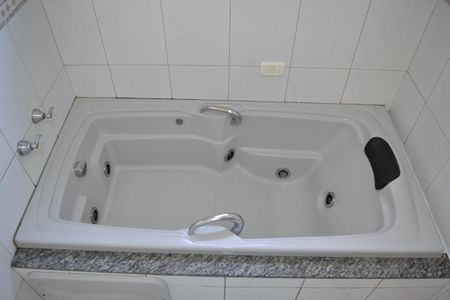 Casa à venda com 292m², 5 quartos e 4 vagasBanheiro da Suíte