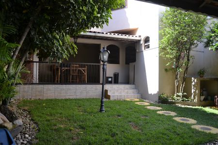 Casa à venda com 292m², 5 quartos e 4 vagasÁrea Externa