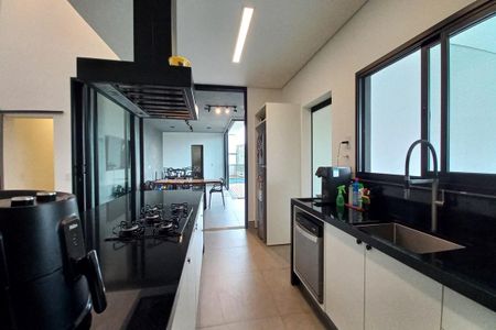 Casa de condomínio à venda com 229m², 3 quartos e 4 vagas Casa de condomínio à venda com 229m², 3 quartos e 4 vagasCozinha