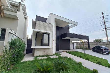 Casa de condomínio à venda com 229m², 3 quartos e 4 vagas Casa de condomínio à venda com 229m², 3 quartos e 4 vagasFachada do Prédio
