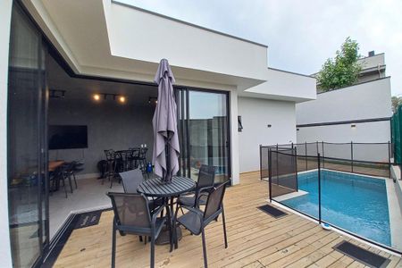 Casa de condomínio à venda com 229m², 3 quartos e 4 vagas Casa de condomínio à venda com 229m², 3 quartos e 4 vagasÁrea comum