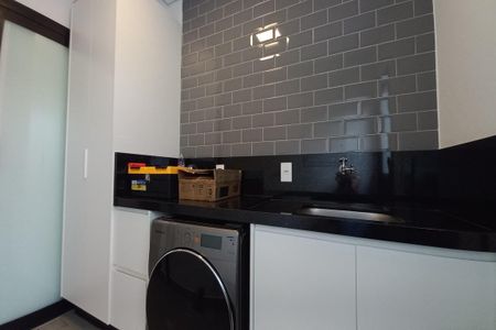 Casa de condomínio à venda com 229m², 3 quartos e 4 vagas Casa de condomínio à venda com 229m², 3 quartos e 4 vagasÁrea de Serviço