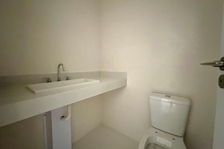 Apartamento à venda com 166m², 3 quartos e 2 vagas Apartamento à venda com 166m², 3 quartos e 2 vagasBanheiro da Suíte 1