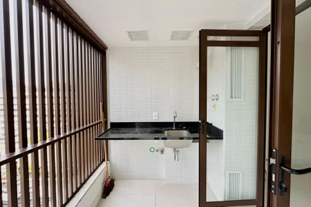 Apartamento à venda com 166m², 3 quartos e 2 vagas Apartamento à venda com 166m², 3 quartos e 2 vagasÁrea de Serviço