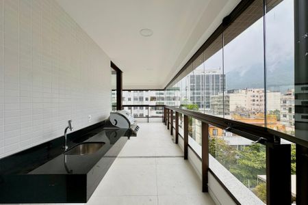 Apartamento à venda com 166m², 3 quartos e 2 vagas Apartamento à venda com 166m², 3 quartos e 2 vagasÁrea de Serviço