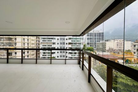 Apartamento à venda com 166m², 3 quartos e 2 vagas Apartamento à venda com 166m², 3 quartos e 2 vagasSala/Varanda