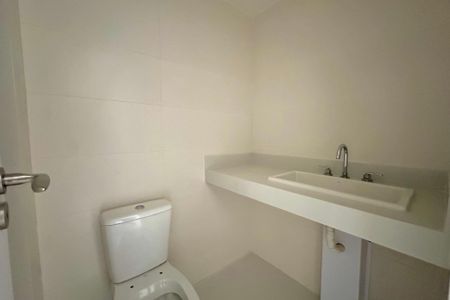 Apartamento à venda com 166m², 3 quartos e 2 vagas Apartamento à venda com 166m², 3 quartos e 2 vagasBanheiro da Suíte 2