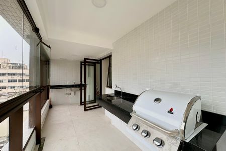 Apartamento à venda com 166m², 3 quartos e 2 vagas Apartamento à venda com 166m², 3 quartos e 2 vagasÁrea de Serviço