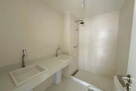 Apartamento à venda com 166m², 3 quartos e 2 vagas Apartamento à venda com 166m², 3 quartos e 2 vagasBanheiro da Suíte 3