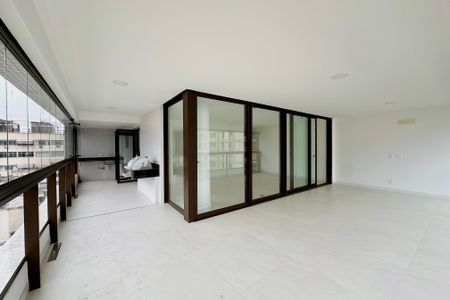 Apartamento à venda com 166m², 3 quartos e 2 vagas Apartamento à venda com 166m², 3 quartos e 2 vagasSala/Varanda