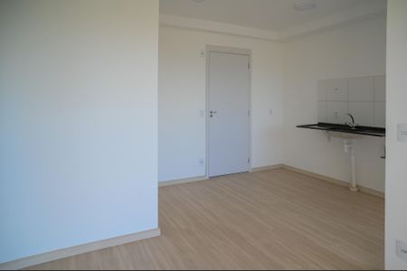Sala de apartamento para alugar com 2 quartos, 39m² em Parque Bristol, São Paulo
