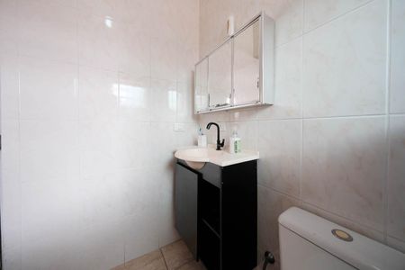 Casa à venda com 200m², 3 quartos e 2 vagasBanheiro da Suíte 2