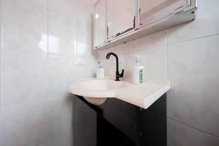 Casa à venda com 200m², 3 quartos e 2 vagasBanheiro da Suíte 2