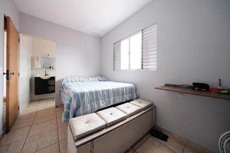 Casa à venda com 200m², 3 quartos e 2 vagasSuíte 2