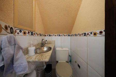 Casa à venda com 200m², 3 quartos e 2 vagasLavabo