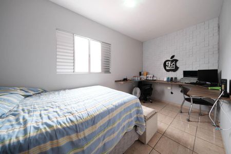 Casa à venda com 200m², 3 quartos e 2 vagasSuíte 2