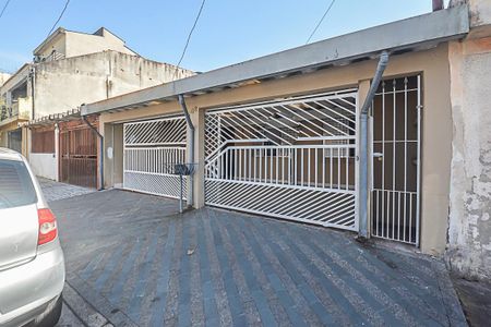 Casa à venda com 145m², 5 quartos e 3 vagas Casa à venda com 145m², 5 quartos e 3 vagasFachada
