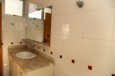 Casa de condomínio à venda com 174m², 3 quartos e 2 vagasBanheiro da Suíte